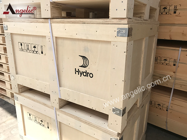 钢边箱是更加安全方便的木箱包装